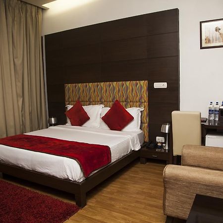 Hotel La Suite Neu-Delhi Exterior foto