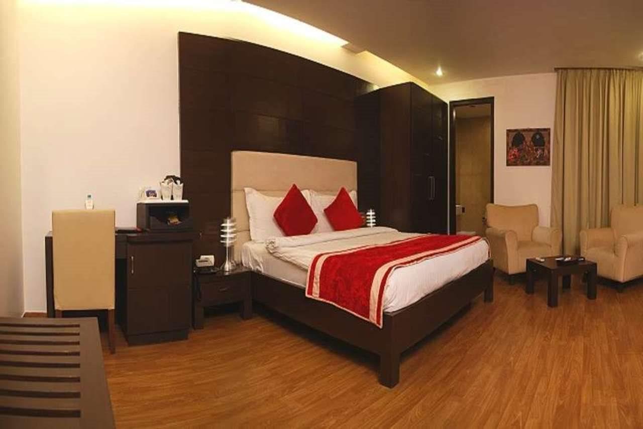 Hotel La Suite Neu-Delhi Exterior foto