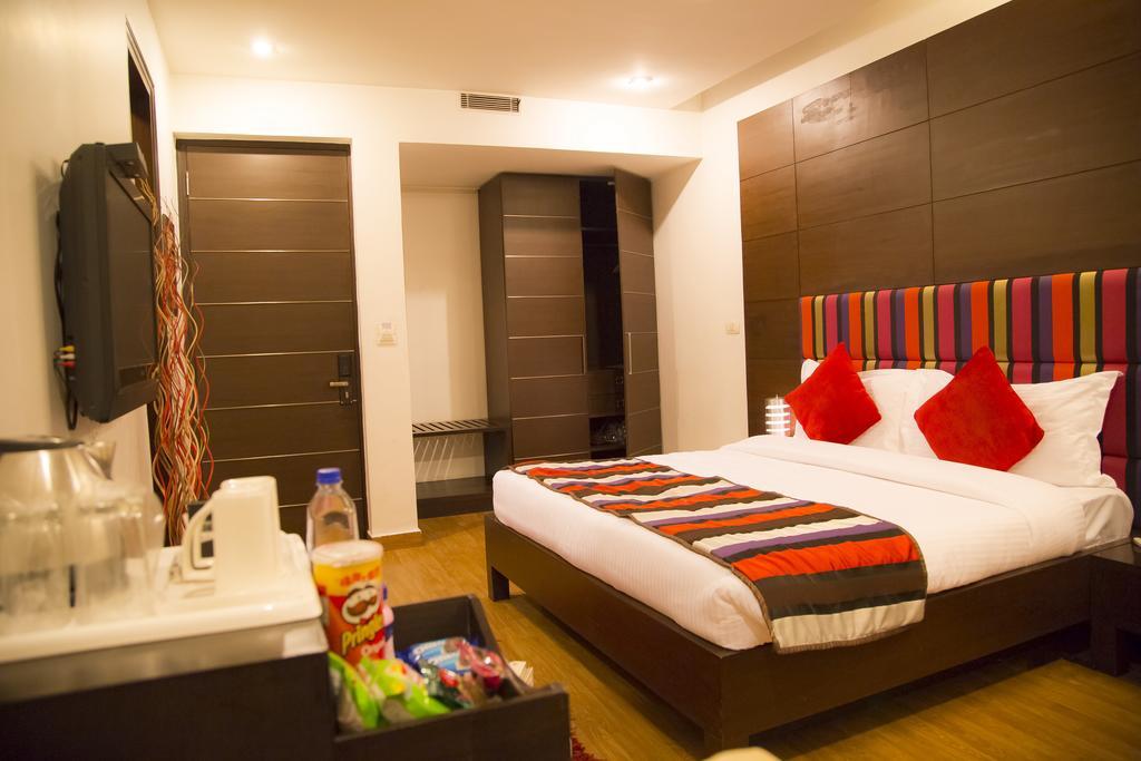 Hotel La Suite Neu-Delhi Exterior foto