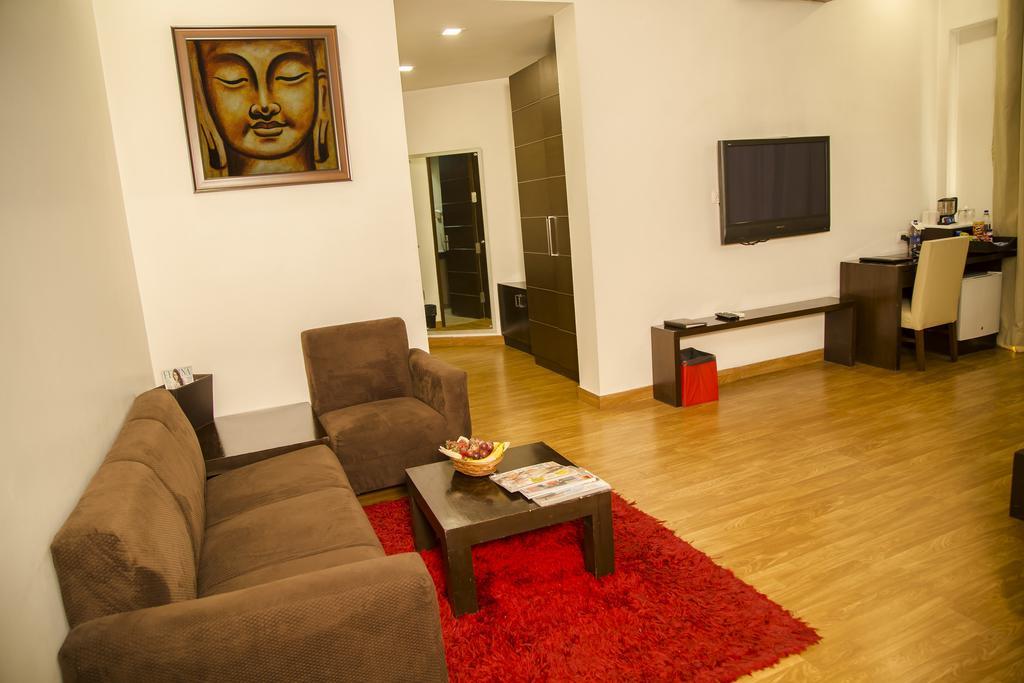 Hotel La Suite Neu-Delhi Exterior foto