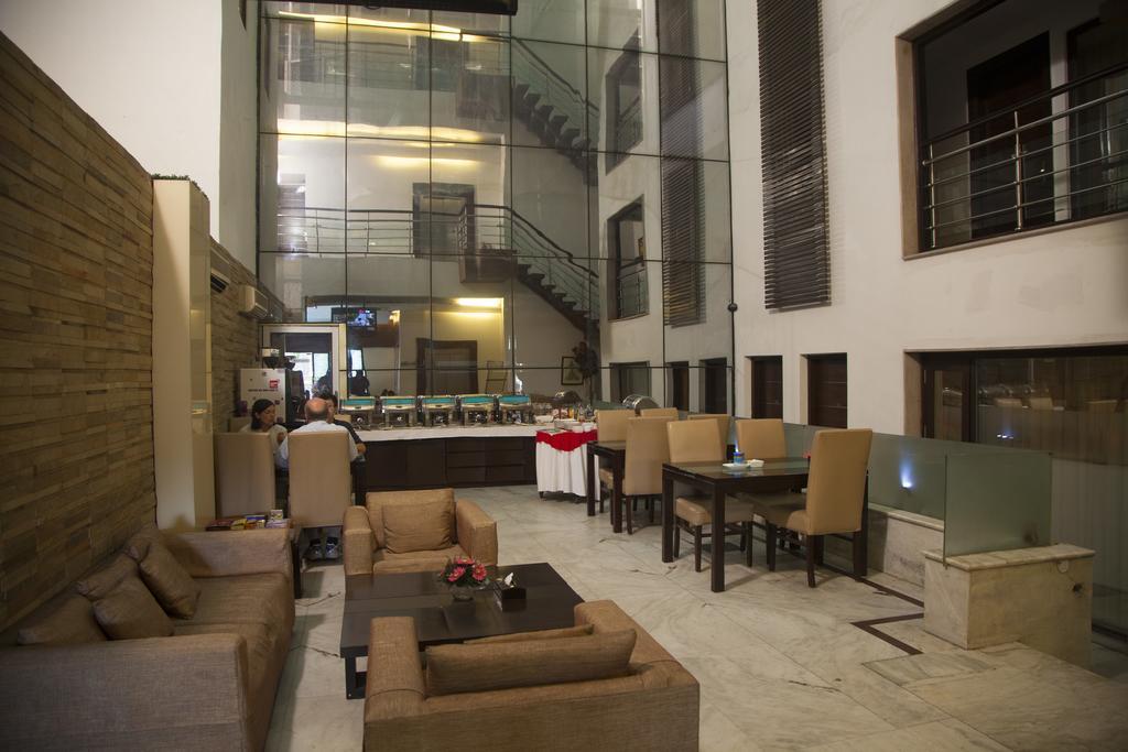 Hotel La Suite Neu-Delhi Exterior foto