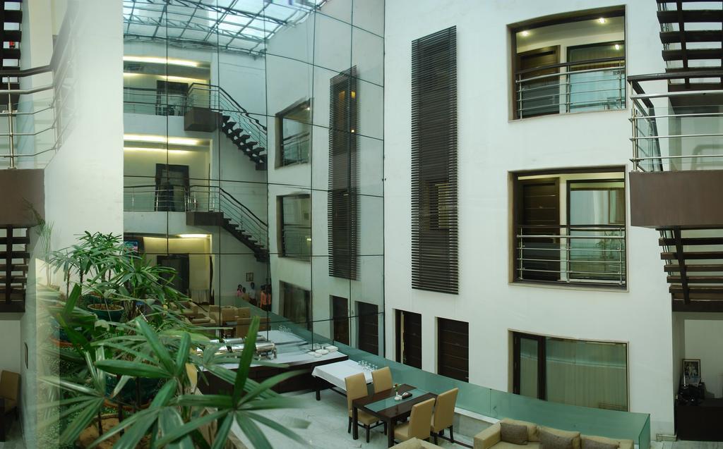 Hotel La Suite Neu-Delhi Exterior foto