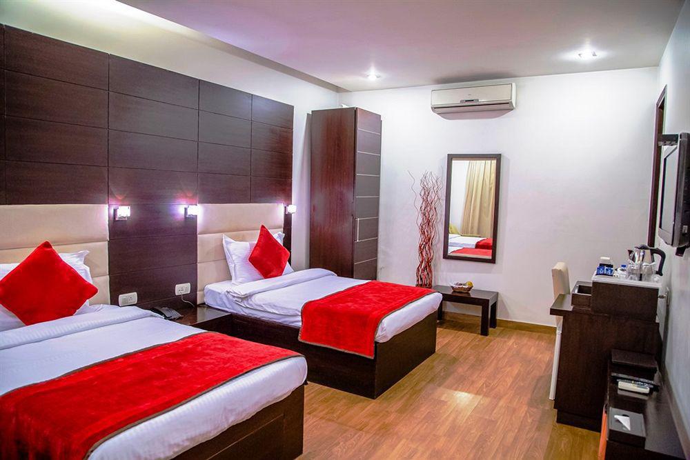 Hotel La Suite Neu-Delhi Exterior foto